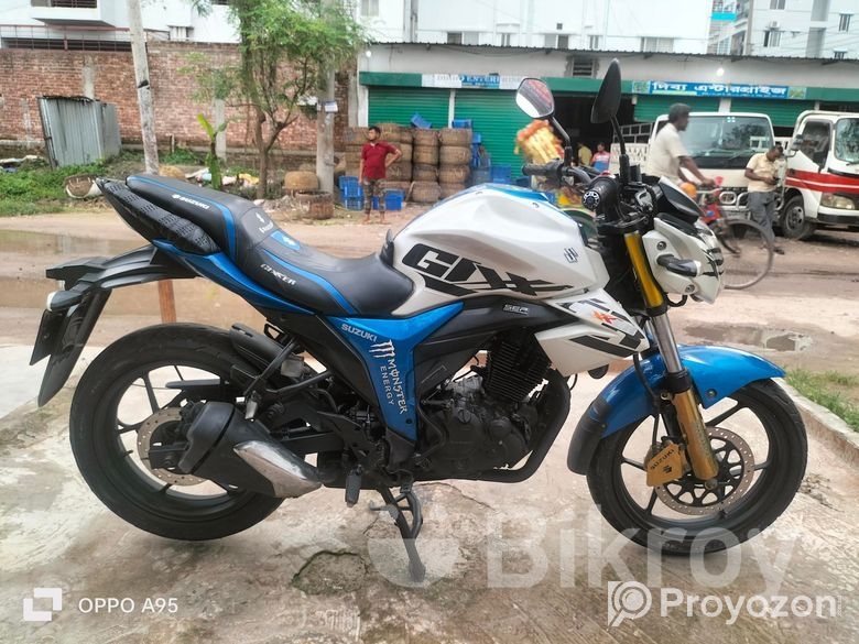 Suzuki Gixxer Monotone . 2017