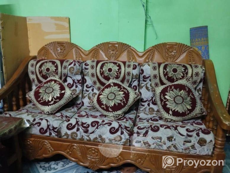 সেগুন গাছের ৫সিটের সোফা বিক্রি করবো।