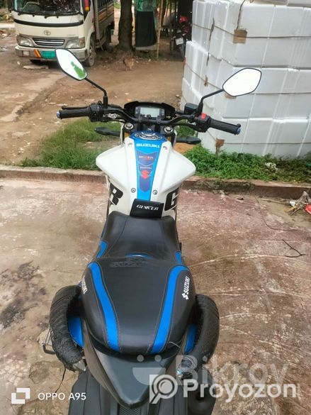 Suzuki Gixxer Monotone . 2017