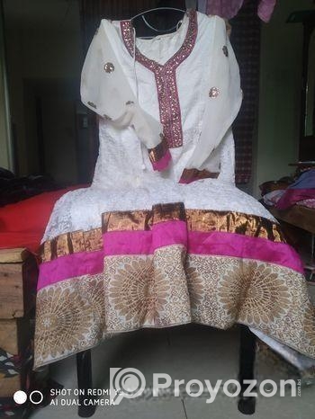 Gown sell Hobe