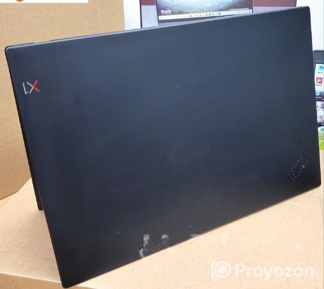 Lenovo thinkpad X1 Carbon 2k Display i5 8th 8GB Ra