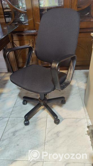Revolbing Chair