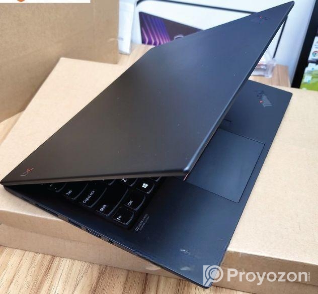 Lenovo thinkpad X1 Carbon 2k Display i5 8th 8GB Ra