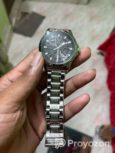 New Watch…Kal gift peyechi… sell kore dite cha