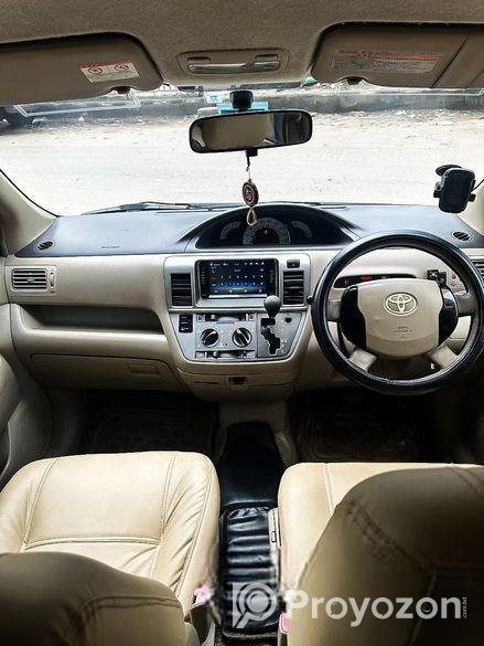 Toyota Raum 2004