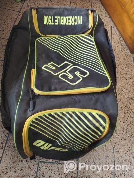 Used Cricket Kit