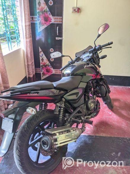 Bajaj Pulsar 150 . 2020