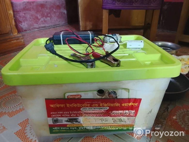 ইনকিউবেটর মেশিন।