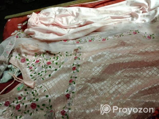 Ami Ekta Onek Beshi Sundor Gaun Dress sell Korte cacchi