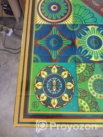 ডাইনিং টেবিল ও চারটা চেয়ার বিক্রয় করা হবে।