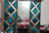 আলমারি টি বিক্রি করা হবে
