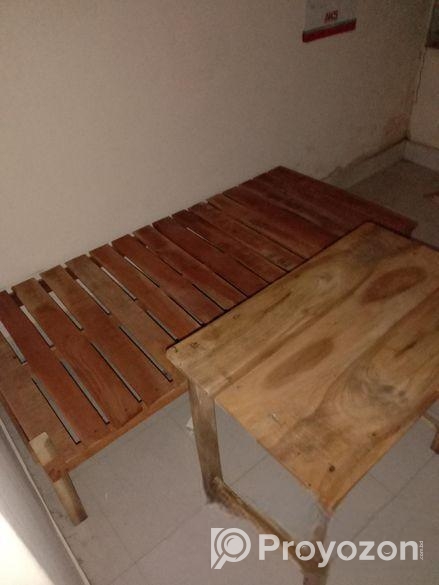 Bed & Table