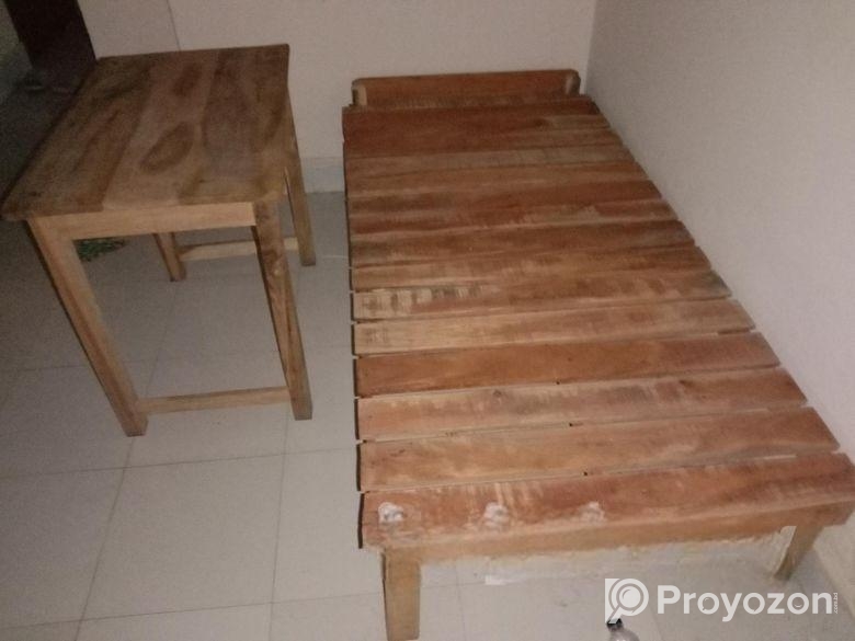 Bed & Table