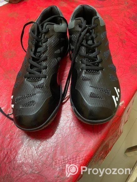 Badminton shoe