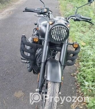 Royal Enfield Classic 350 . 2025