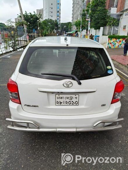 Toyota Axio Fielder 2012