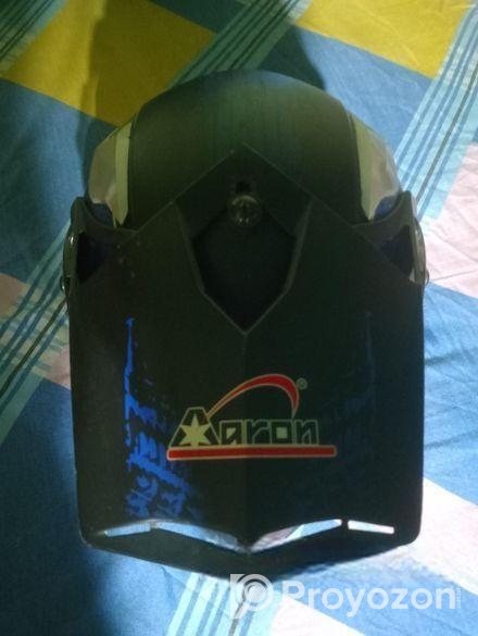 হেলমেট