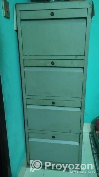 স্টিলের ৪ পাটের ড্রয়ার।