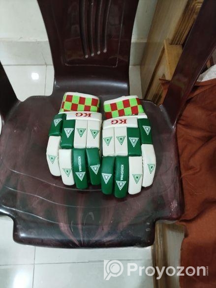 Cricket Gloves