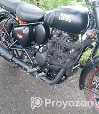 Royal Enfield Classic 350 . 2025