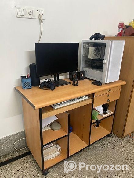 Computer Table Sell