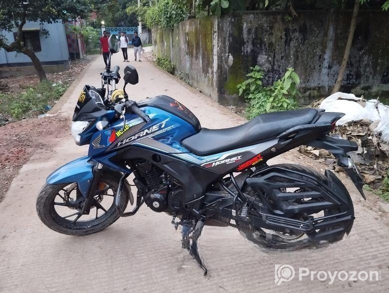 Honda Hornet 2023