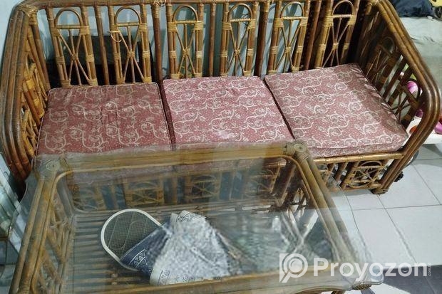 তিন সিটের বেতের সোফা