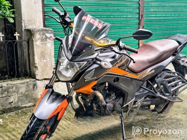 Honda Hornet . 2019