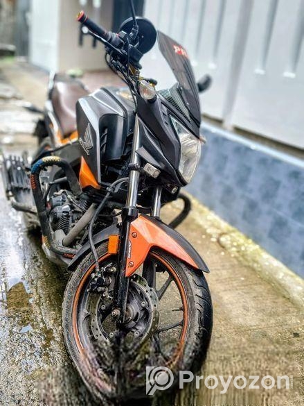 Honda Hornet . 2019
