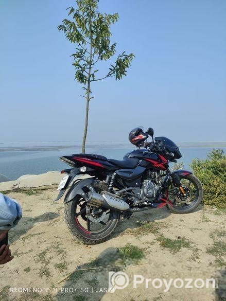 Bajaj Pulsar 150 . 2021