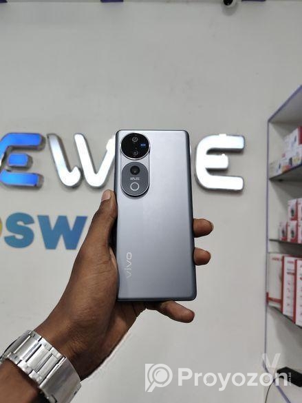 Vivo V 40 PRO 12/512 (Used)