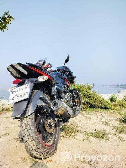 Bajaj Pulsar 150 . 2021