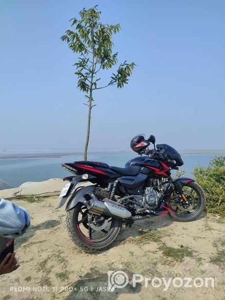 Bajaj Pulsar 150 . 2021