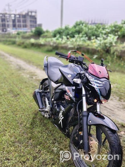 Suzuki Gixxer . 2024