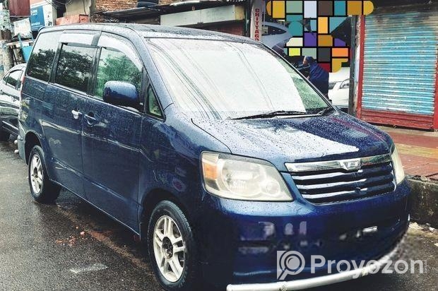 Toyota Noah X 2003
