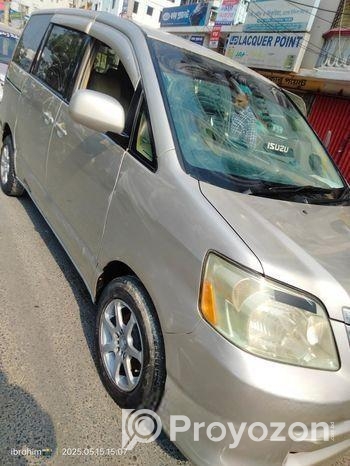 Toyota Noah x 2003