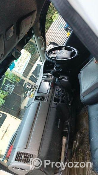 Toyota Hiace . 2005