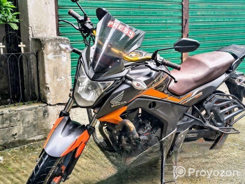 Honda Hornet . 2019