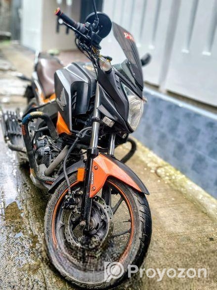 Honda Hornet . 2019