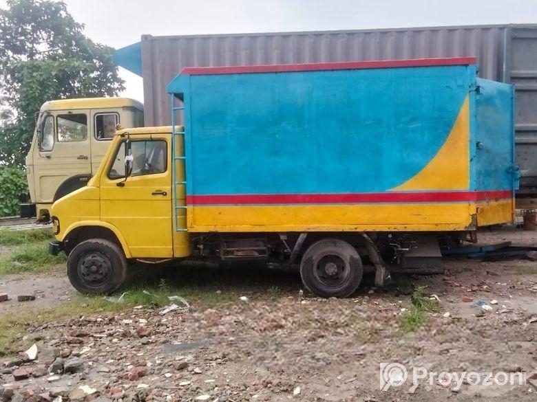 Tata SFC Cover Van 2008