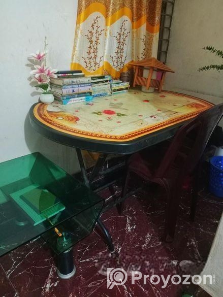 শোকেজ,টেবিল সেল হবে,