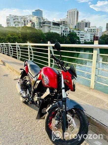 Yamaha FZS Dual Tone 2013