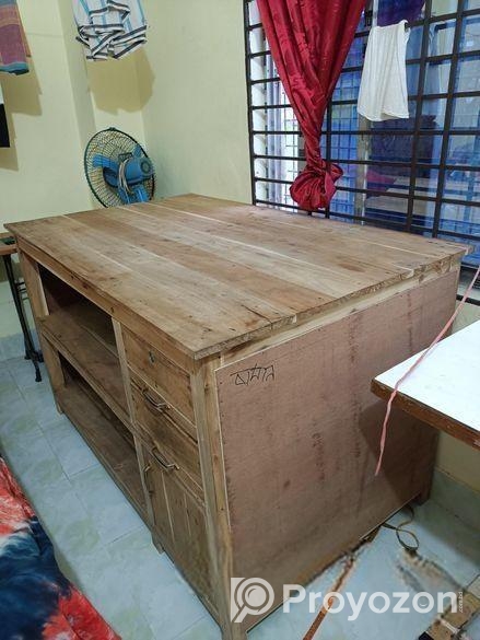 টেবিল