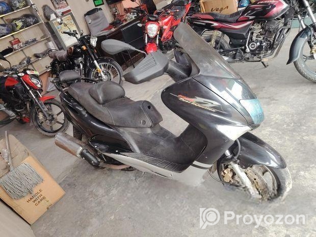 Yamaha Megisty Scotty 2015