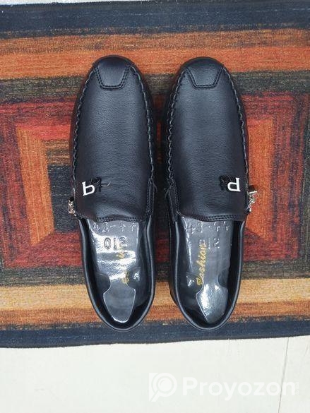 Shoes sell