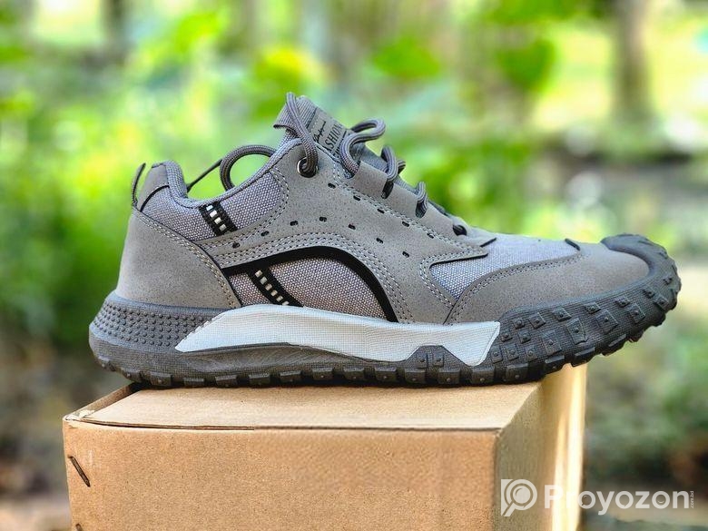Hiking shoes sell
