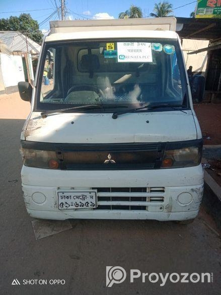 Mitsubishi Covered Van . 2009