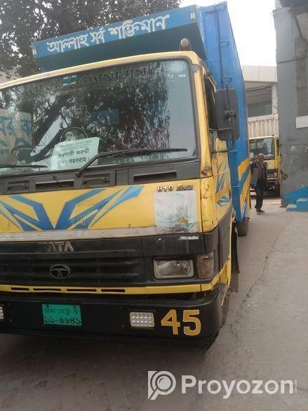 Tata Covered Van 2017