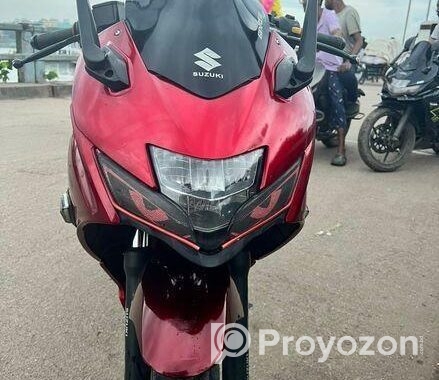 Suzuki Gixxer SF carboret 2022