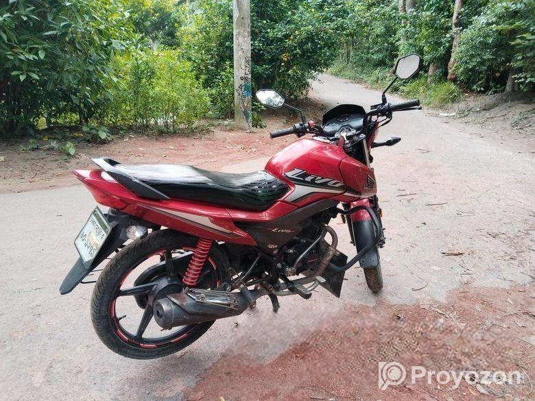Honda Livo . 2020